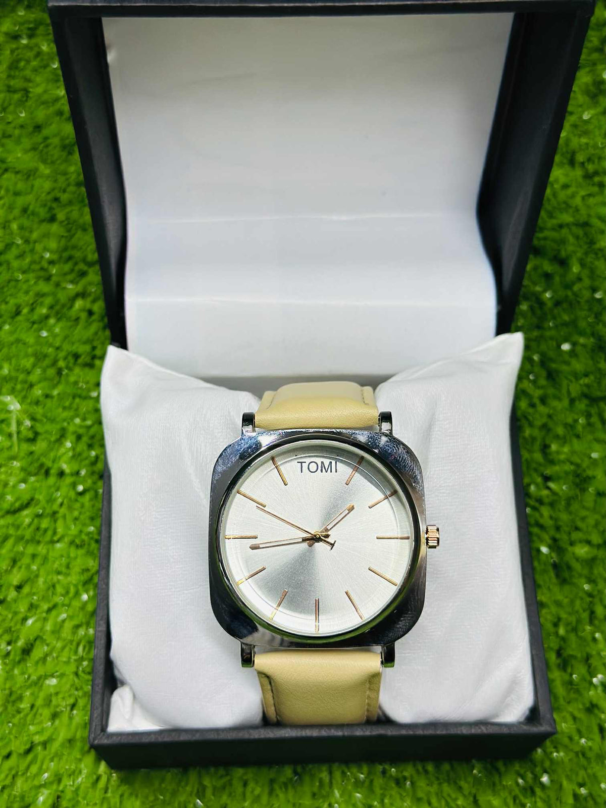 TOMI Luxury Minimalist Silver Dial Watch – For the Modern Gentleman muawazcraft